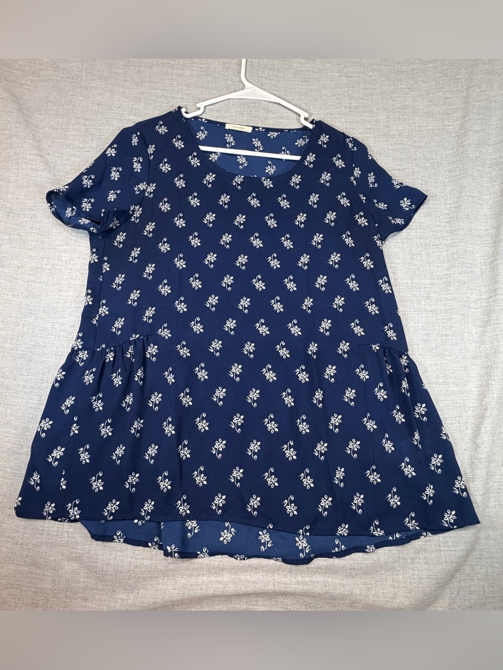 Pleione Navy Blue Short Sleeve Floral Bouse